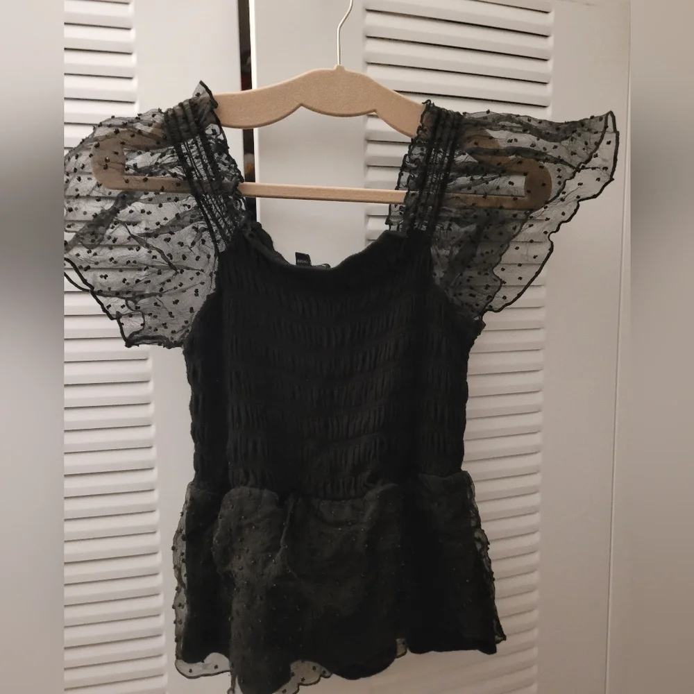 Elegant Black Women's Top Size Small - Picture 8 of 8